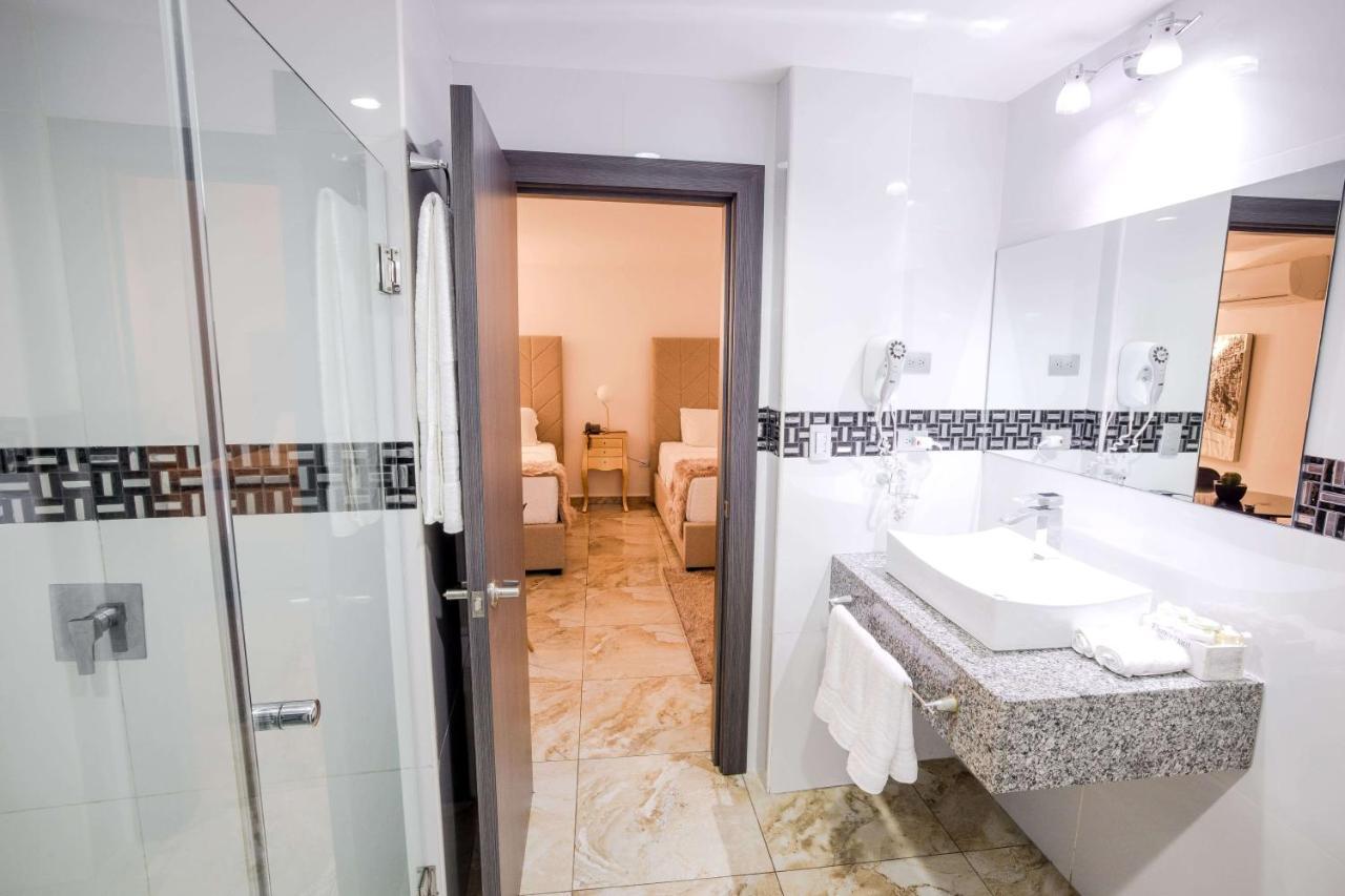 Basha Hotel & Restaurant 산페드로술라 외부 사진