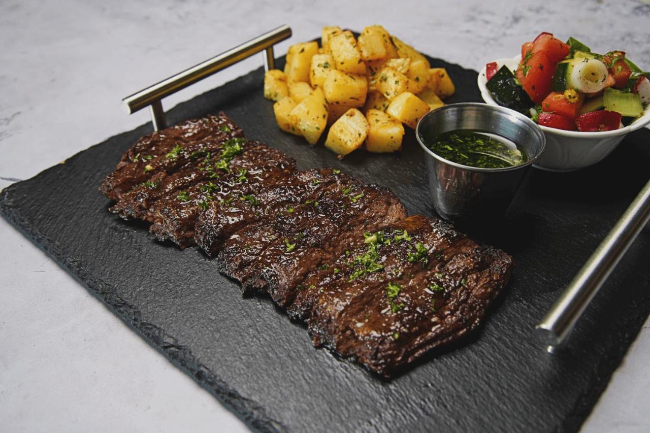 Basha Hotel & Restaurant 산페드로술라 외부 사진