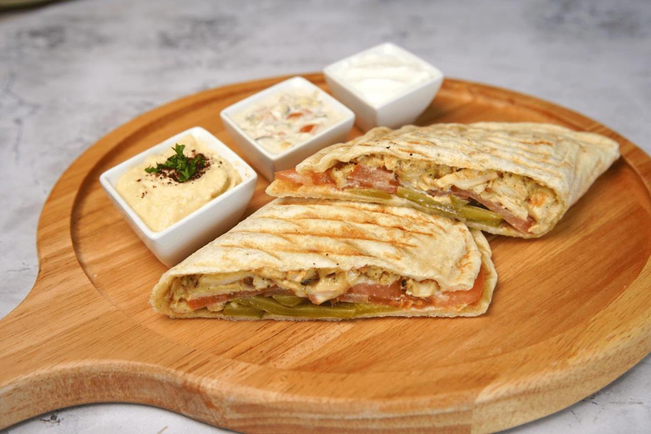 Basha Hotel & Restaurant 산페드로술라 외부 사진