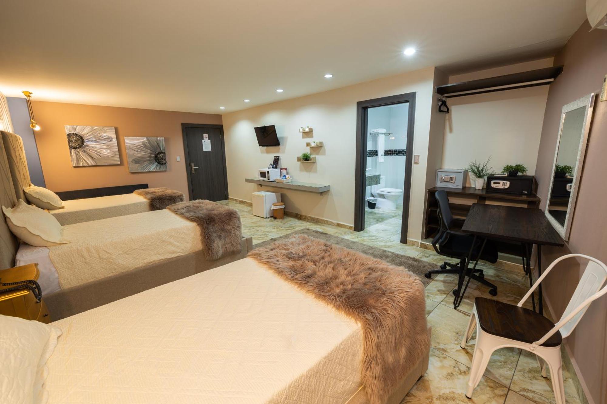 Basha Hotel & Restaurant 산페드로술라 외부 사진